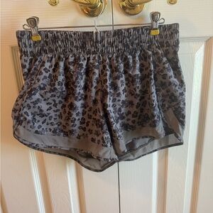 **SOLD**  Athleta Printed Mesh Racer Run Midrise Lined Short Libra Gray Animal S